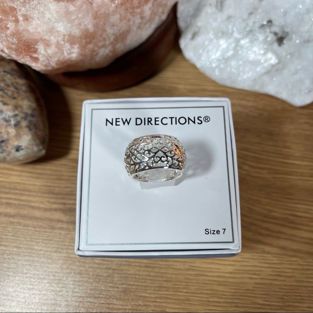 New Directions Silver Filigree Ring Size 7 Statement Ring Classic Design New